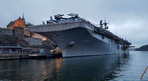 USS Iwo Jima (LHD-7) Thumbnail
